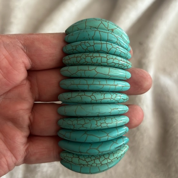 Turquoise Beaded Bracelet 7 inch stretch - Picture 4 of 4